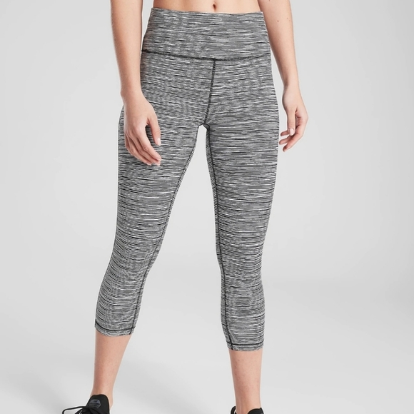 Athleta | High Rise Capri - Picture 2 of 8